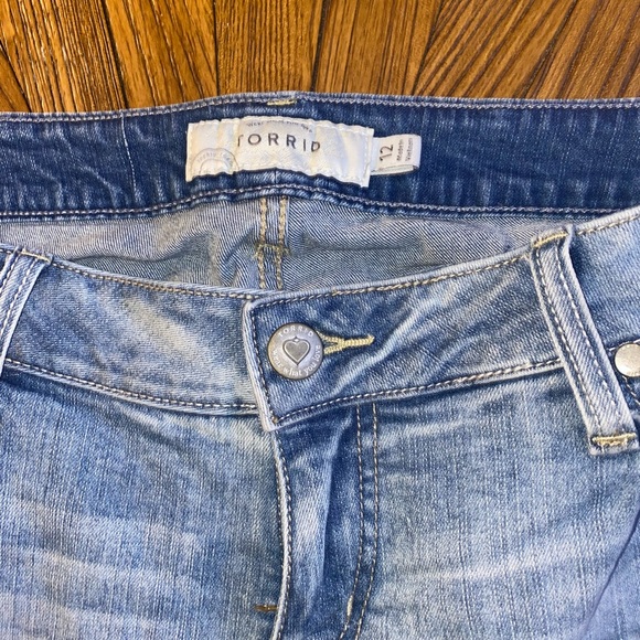 Torrid denim shorts size 12 - Picture 3 of 4